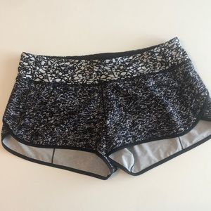 Lululemon Speed up low rise water (H20) short 2.5 inch